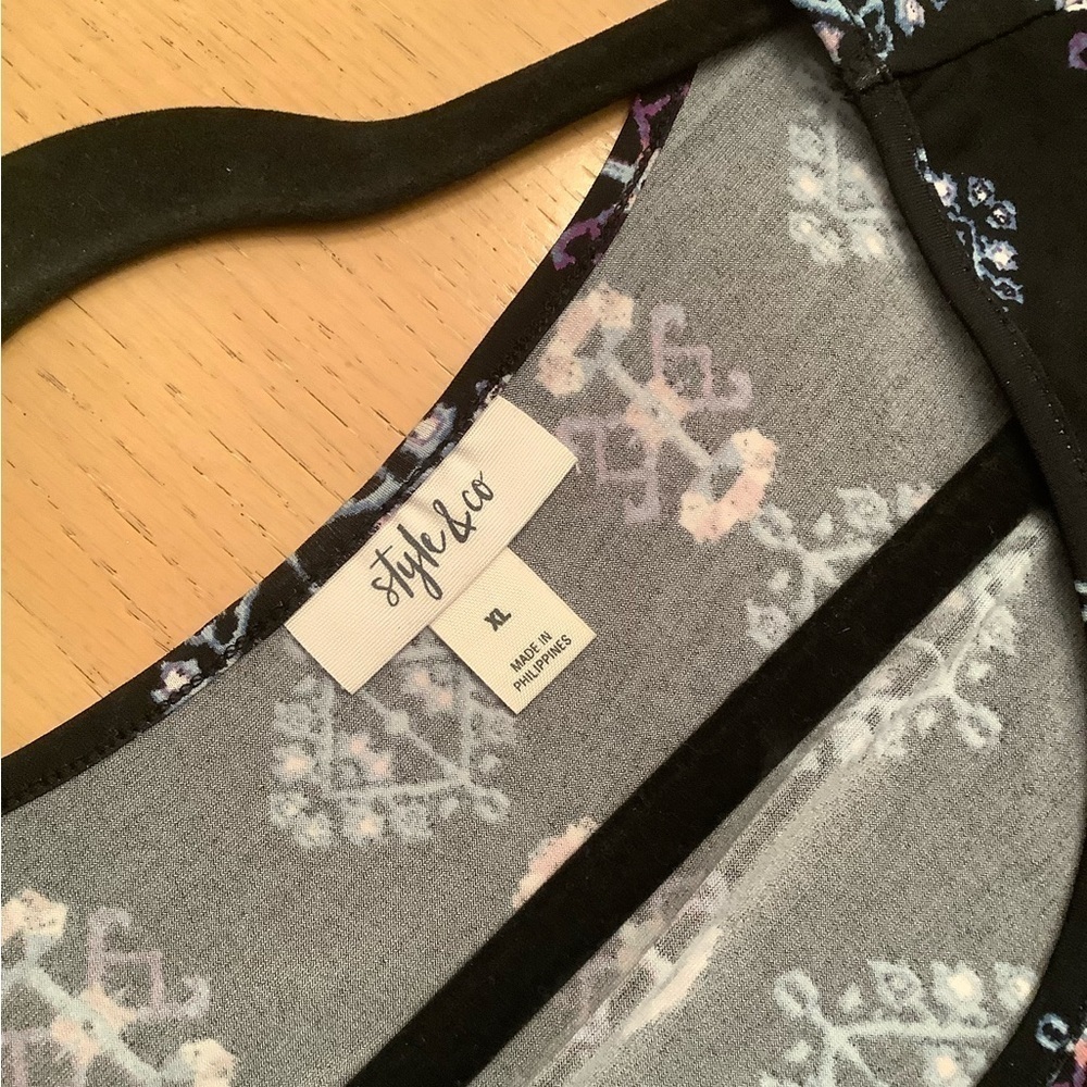 XL STYLE & CO BELL SLEEVE TOP, PRETTY PRINT ON BLACK BACKGROUND - Picture 5 of 6